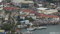 Ikon Jayapura City berada di atas perbukitan, oleh karena itu naiklah kendaraan yang tangguh untuk menaklukan medan jalan yang menanjak dan berkelok. (Yudha Maulana/detikTravel)