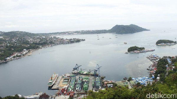 Terlepas dari segala kekurangan yang ada, datang ke objek wisata ini gratis alias tak dipungut biaya. Paling sediakan uang kecil untuk membayar parkir kendaraan. (Yudha Maulana/detikTravel) Terlepas dari segala kekurangan yang ada, datang ke objek wisata ini gratis alias tak dipungut biaya. Paling sediakan uang kecil untuk membayar parkir kendaraan. (Yudha Maulana/detikTravel)