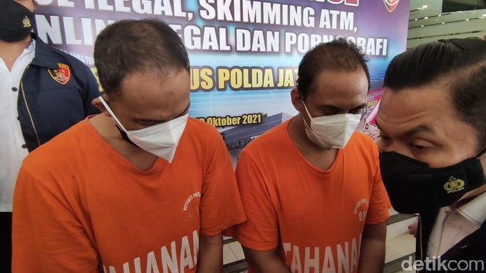 Jumpa pers kasus skimming ATM, di Mapolda Jateng, Selasa (19/10/2021).