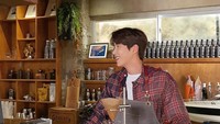 Pihak Salt Entertainment agensi yang menaungi Kim Seon Ho masih belum menyebutkan detail pasti tentang kebenaran skandal tersebut. Mereka meminta publik untuk bersabar demi terungkapnya kasus ini. Foto: Instagram @seonho_kim