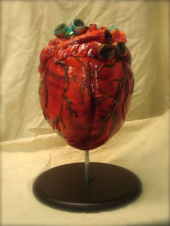 10 Kue Mengerikan Berbentuk Organ Jantung hingga Otak Manusia