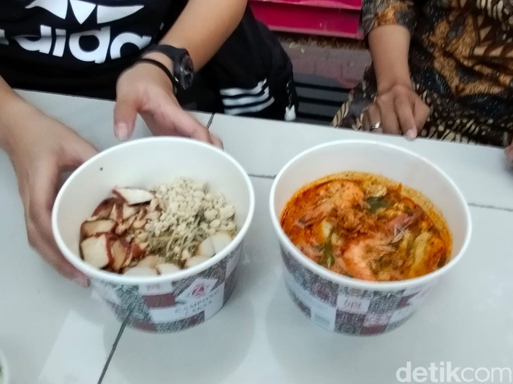 Laksa Singapura dijual di Surabaya