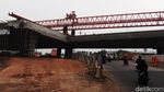 Melihat Pemasangan Girder Akses Tol Padaleunyi-Cisumdawu