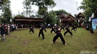 Sandiaga berpesan agar Desa Wisata Saung Ciburial terus dipelihara dengan baik. Sandi berharap agar tempat wisata ini bisa membuka lapangan kerja bagi warga Garut.
