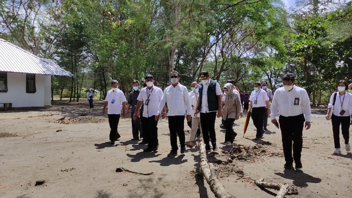Menteri Kelautan dan Perikanan, Sakti Wahyu Trenggono di pulau lusi
