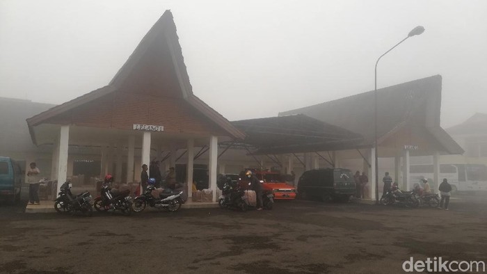 Pasar Tembakau Tanjungsari Masih Eksis Setelah Bremen Jerman Ketua Asosiasi Petani Tembakau Indonesia (APTI) Jawa Barat Suryana menyebut bahwa pasar tembakau di dunia saat ini hanya ada dua, yakni di Bremen, Jerman dan Sumedang.