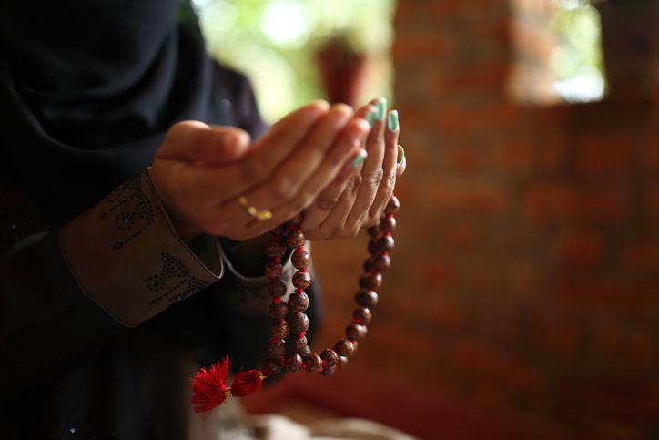 Apakah Rasulullah SAW Merayakan Hari Kelahiran dengan Berpuasa?