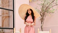 Meski begitu Rachel mengaku salah karena ia kabur dari kewajiban karantina Covid-19, usai dirinya traveling ke luar negeri. Betul aku pulang dari Amerika dan tidak menjalani karantina seperti yang seharusnya pemerintah anjurkan, katanya Rachel Vennya dalam channel YouTube Boy William.