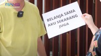 Amplop itu ternyata bertuliskan, Belanja sama aku sekarang juga, yang sudah disiapkan Raffi Ahmad untuk Nagita Slavina. Foto: YouTube Rans Entertainment