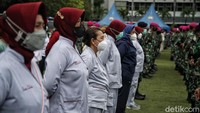 Sebanyak 220 Personel tenaga Kesehatan TNI AL akan diberangkatkan ke wilayah Aglomerasi Bogor dan Tangerang beserta tim pendukung serta kelengkapan medis dan logistic kesehatan. 