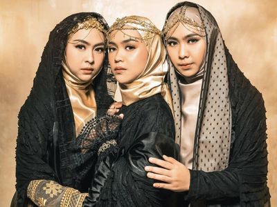 10 Gaya Hijab Ricis Jelang Pernikahan, Abadikan Momen Bersama 2 Kakaknya
