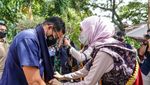 Foto: Lagi Ngintip Apa Sih Pak Sandiaga?