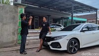 Salah seorang warga, Ryan, mengatakan tak jarang mereka yang tiba-tiba memiliki mobil. Sehingga agak kerepotan saat harus menjaga mobilnya yang diparkir di pinggir jalan.  