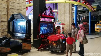 Potret Anak-anak yang Boleh Bermain Lagi di Mall