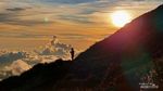 Terpesona Sunset Terindah di Atap Sumatera