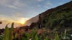 Terpesona Sunset Terindah di Atap Sumatera