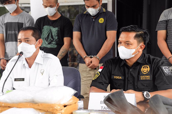 Upaya penyelundupan narkotika jenis sabu seberat 4,9 kg di Kaltara digagalkan. Penyelundupan sabu itu coba dilakukan lewat perjalanan laut dan udara. (dok Bea Cukai Tarakan)