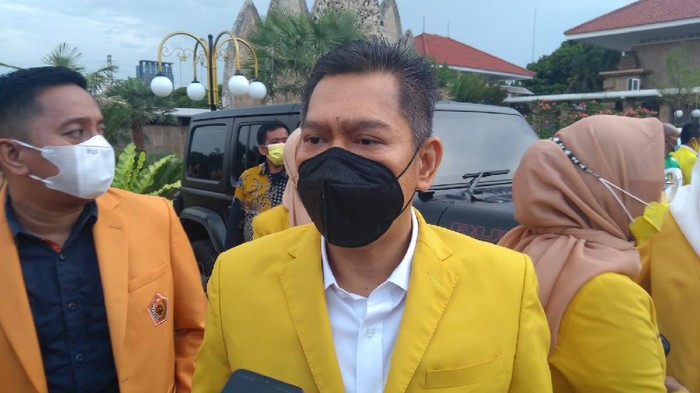 Waketum Partai Golkar Adies Kadir