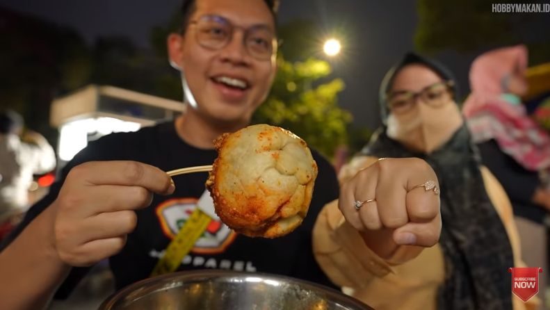 YouTuber Hobby Makan Sering Beli Makanan Porsi Besar Dimasak Sekaligus