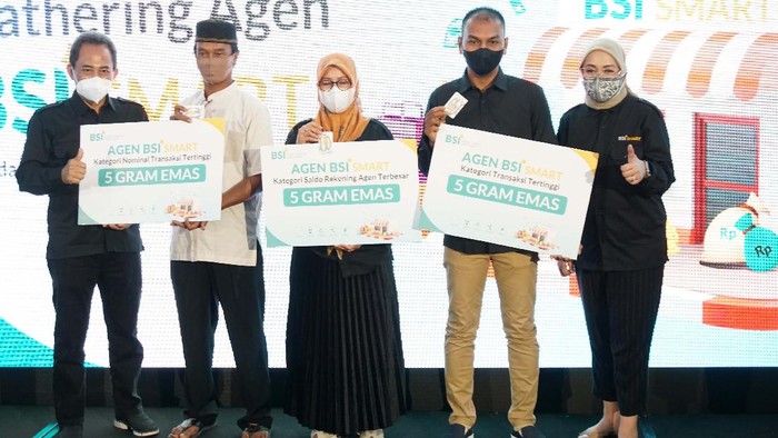 4.700 Agen BSI Smart Siap Layani Masyarakat Aceh Bank Syariah Indonesia memperluas pangsa pasar di Aceh. Salah satunya, dengan meresmikan agen BSI Smart sebagai agen layanan keuangan tanpa kantor.