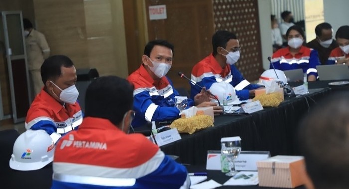 Ahok Cek Kilang Cilacap pasca Kebakaran Ahok Cek Kilang Cilacap pasca Kebakaran
