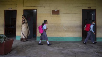 Akhirnya, Siswa di India Kembali Belajar di Sekolah