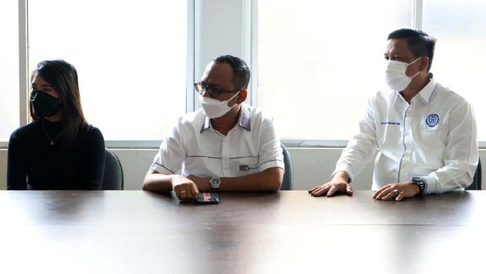 Anta Ginting meramaikan bursa Ketum Kadin Jakarta Timur. Ia mendaftarkan diri menjadi bakal calon Ketua Umum Kadin Jakarta Timur periode 2021-2026.