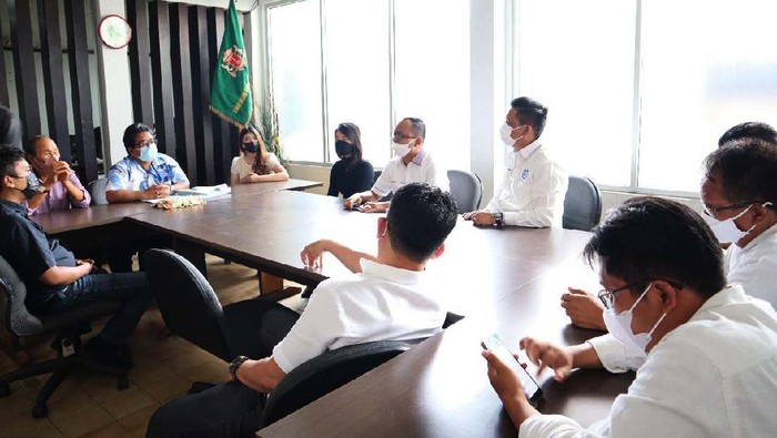Anta Ginting meramaikan bursa Ketum Kadin Jakarta Timur. Ia mendaftarkan diri menjadi bakal calon Ketua Umum Kadin Jakarta Timur periode 2021-2026.
