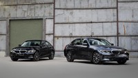 BMW meluncurkan varian baru dari sedan legendaris The 3, yakni BMW 320i Dynamic, Rabu (20/10/2021). Mobil yang dirakit di BMW Production Network 2, Gaya Motor, Sunter, Jakarta Utara ini dijual Rp 799 juta (off the road). Foto: BMW Indonesia