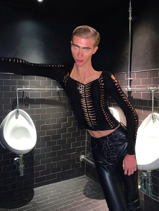 Joey menyadari bahwa dia lebih kurus dibanding sebelumnya, namun dia mengatakan angka timbangan bukanlah segalanya. Dia pun tidak peduli dengan omongan negatif orang lain tentang penampilannya kini. Foto: dok. Instagram