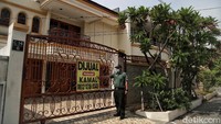 Ada sekitar 10 rumah yang dijual di kawasan itu.