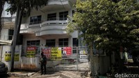 Dia menjelaskan, jumlah rumah dan apartemen yang dijual selama pandemi memang mengalami peningkatan hingga 2–3 kali lipat. Ia pun memproyeksikan kondisi tersebut akan berangsur normal pada 2023.