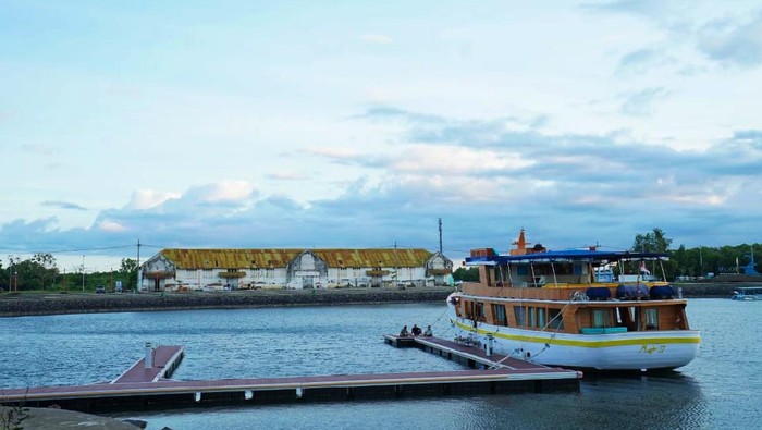 Dermaga Yacht Marina Boom