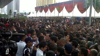 Dijual perdana pada November 2011 di Indonesia, tepatnya di Pacific Place, handset ini memicu kerusuhan. Pasalnya saat itu, Bellagio didiskon 50% dari harganya yang Rp 4 jutaan. Foto: Pocket Lint