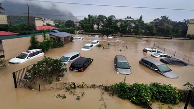 Potret India Luluh Lantak Diterjang Banjir dan Tanah Longsor