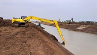 Sementara untuk penanganan Sungai SWD I dan 2 di Kabupaten Kudus dilakukan melalui pekerjaan normalisasi sungai sepanjang 17,2 km. Normalisasi sungai dilakukan untuk peningkatan kondisi sungai dan pengendalian daya rusaknya antara lain melalui perkuatan tebing sungai, galian, dan penggantian pintu air.