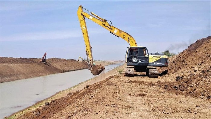 Intip Progres Proyek Penangkal Banjir di Utara Jateng Kementerian PUPR melalui Balai Besar Wilayah Sungai Pemali Juana tengah membangun prasarana pengendali banjir di sejumlah Daerah Aliran Sungai di Jawa Tengah.