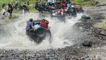 Main Basah-basahan dengan Wisata Jip Lereng Merapi