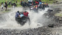Jip wisata merapi mulai bergeliat saat PPKM Level 2. (Jauh Hari Wawan S/detikcom)