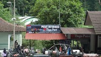Salah satu spot andalan jip Merapi yakni Kali Kuning, Cangkringan. Di sana ada puluhan armada jip yang hilir mudik mengangkut wisatan. (Jauh Hari Wawan S/detikcom)