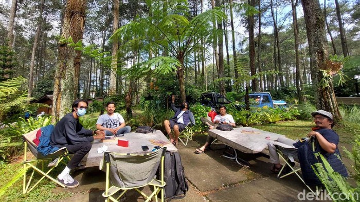 Libur Maulid Nabi dimanfaatkan wisatawan untuk berlibur ke kawasan Lembang, Kabupaten Bandung Barat. Salah satunya di wisata Terminal Wisata Grafika Cikole (TWGC).
