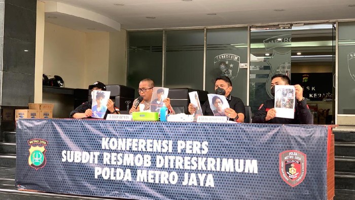 Konferensi pers kasus begal kelompok Bekasi dan Depok