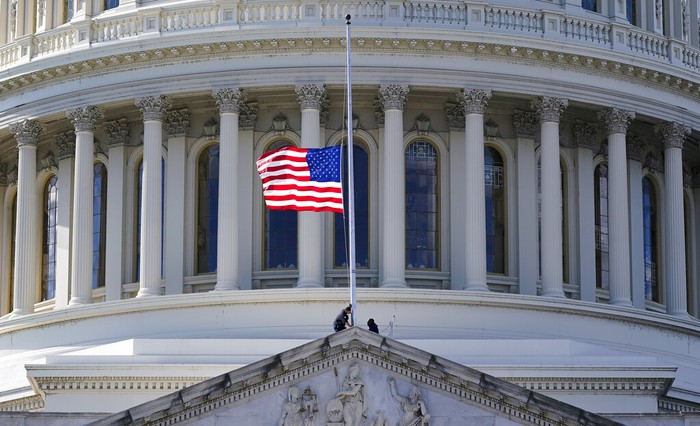 Mengenang Colin Powell, Eks Menlu AS yang Meninggal Karena COVID-19 Menlu AS 2001-2005, Colin Powell menghembuskan nafas terakhir, Senin (18/10) pada usia 84. Amerika pun mengibarkan bendera setangah tiang. Bagaimana sosoknya?