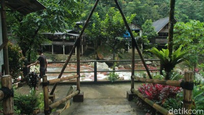 Foto: Pemandian Air Panas Ciparay di Bogor