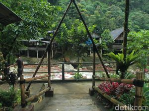 Foto: Pemandian Air Panas Ciparay di Bogor