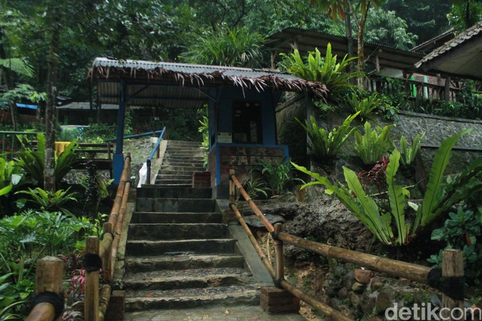 Pemandian Air Panas Ciparay
