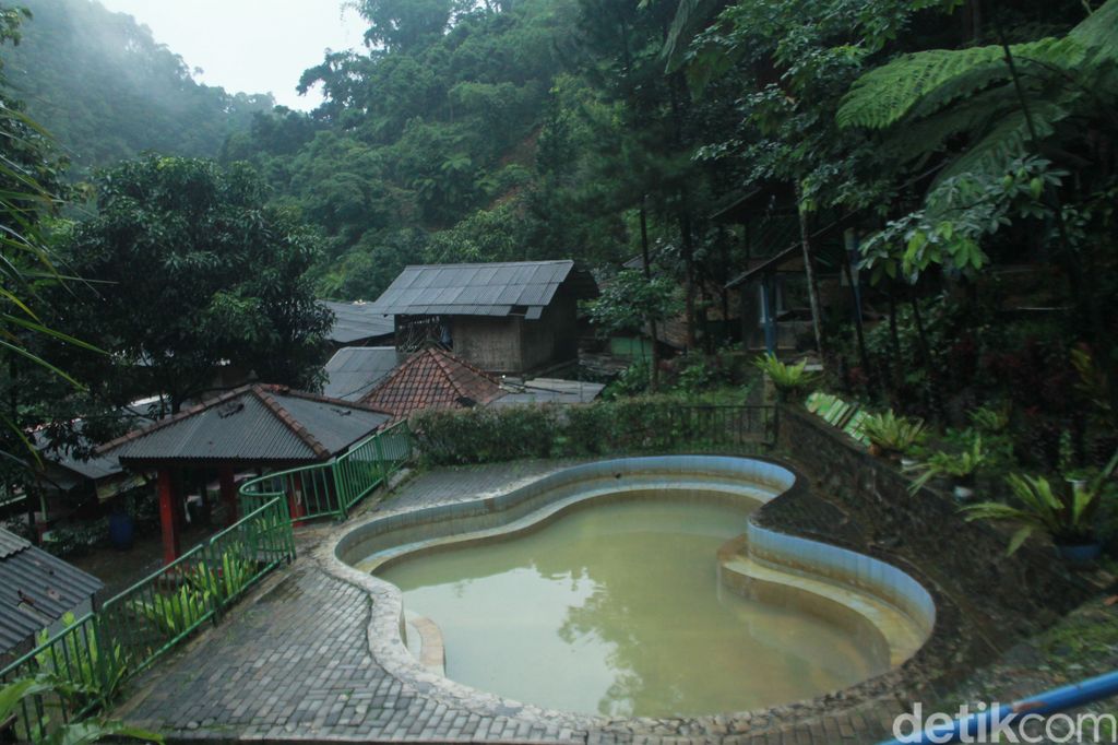 Pemandian Air Panas Ciparay