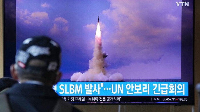 Korea Utara mengklaim sukses menguji coba tipe terbaru rudal balistik yang diluncurkan dari kapal selam. Seperti apa penampakannya? Ini fotonya.