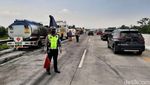 Penampakan Truk BBM Solar yang Terbakar di Tol Pandaan-Malang