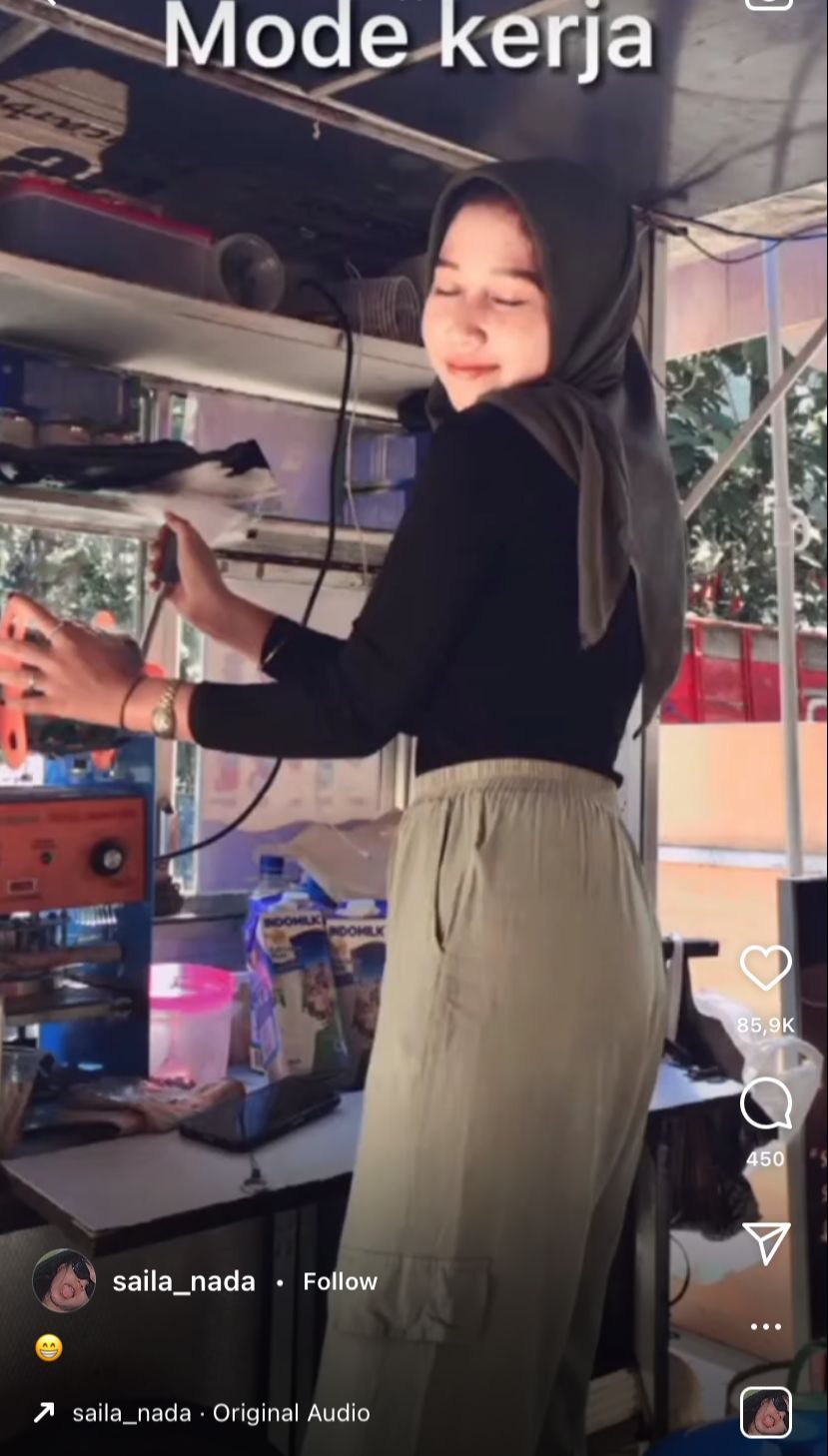 Penjual Es Boba di Kendal Ini Viral Gegara Gaya Kerennya Saat Jalan-jalan